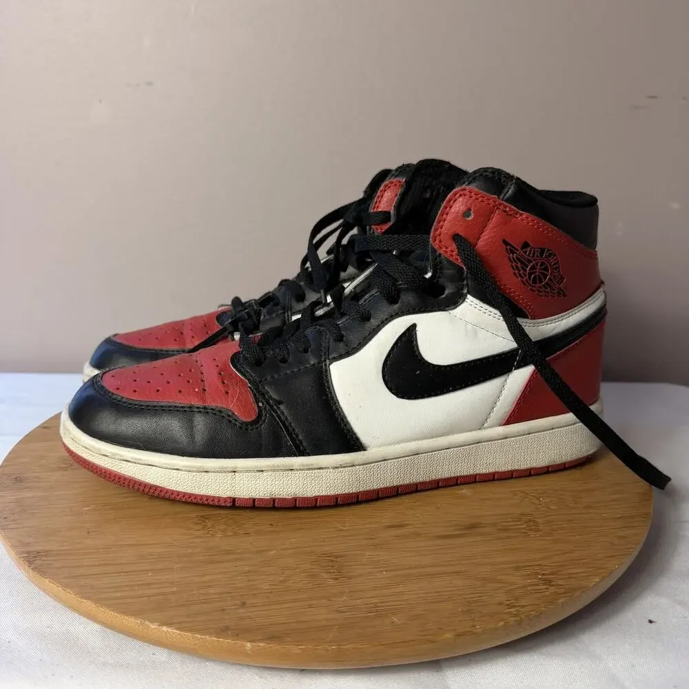 Air Jordan 1 Low Men's Bred Toe Size 10 style code 555088 610